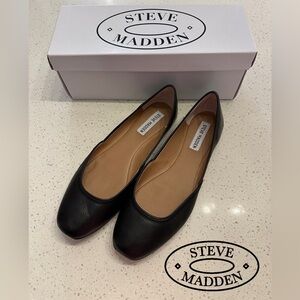 Steve Madden Azika - Black Leather Women's Flats - NEW IN BOX! Size 8.5